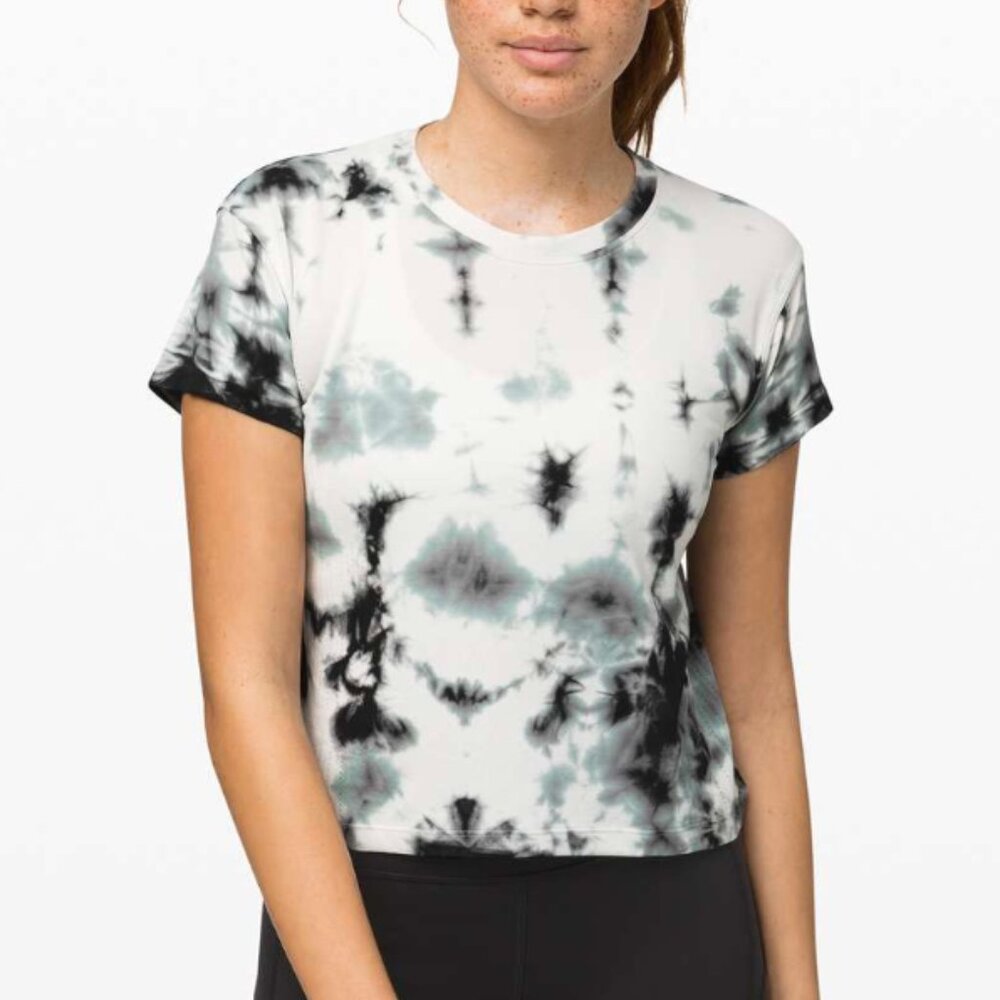 Lululemon Train to Be Short Sleeve Shibori XL